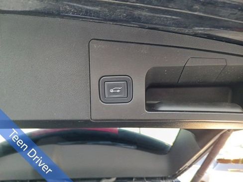 Used 2022 Cadillac XT5 Premium Luxury image 10