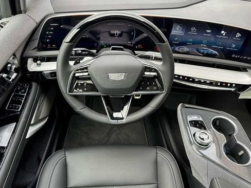 New 2026 Cadillac Optiq Luxury 1 image 14