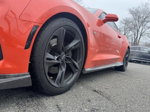 Used 2020 Chevrolet Camaro SS RWD image 11
