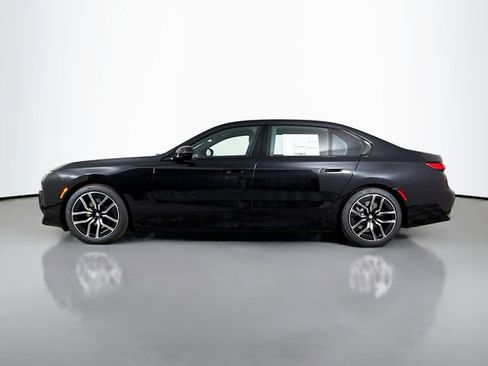 Used 2026 BMW i7 xDrive60 image 4