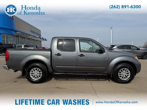 Used 2019 Nissan Frontier SV image 9