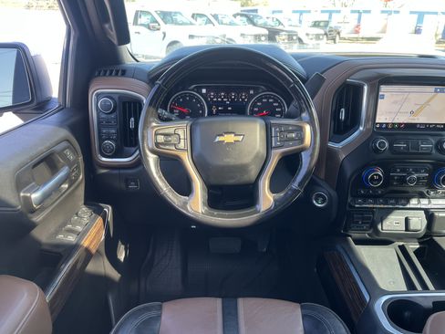 Used 2021 Chevrolet Silverado 1500 High Country w/ Technology Package image 33