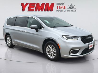 Used 2023 Chrysler Pacifica Touring-L