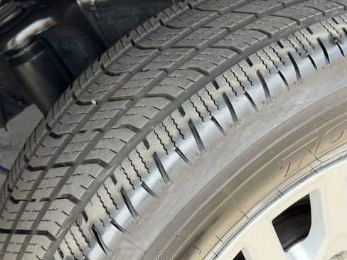 Certified 2025 Toyota Tacoma SR5 AWD/4WD image 17