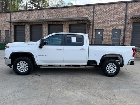 Used 2021 Chevrolet Silverado 2500 LT w/ Z71 Off-Road Package image 3