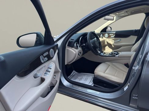 Used 2016 Mercedes-Benz C 300 4MATIC Sedan image 26