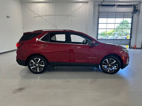 Used 2022 Chevrolet Equinox Premier FWD image 4
