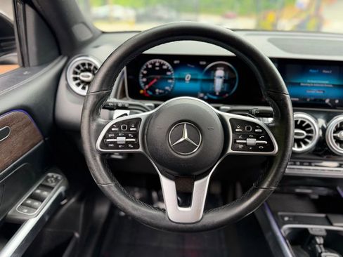Used 2021 Mercedes-Benz GLB 250 4MATIC w/ Premium Package image 42