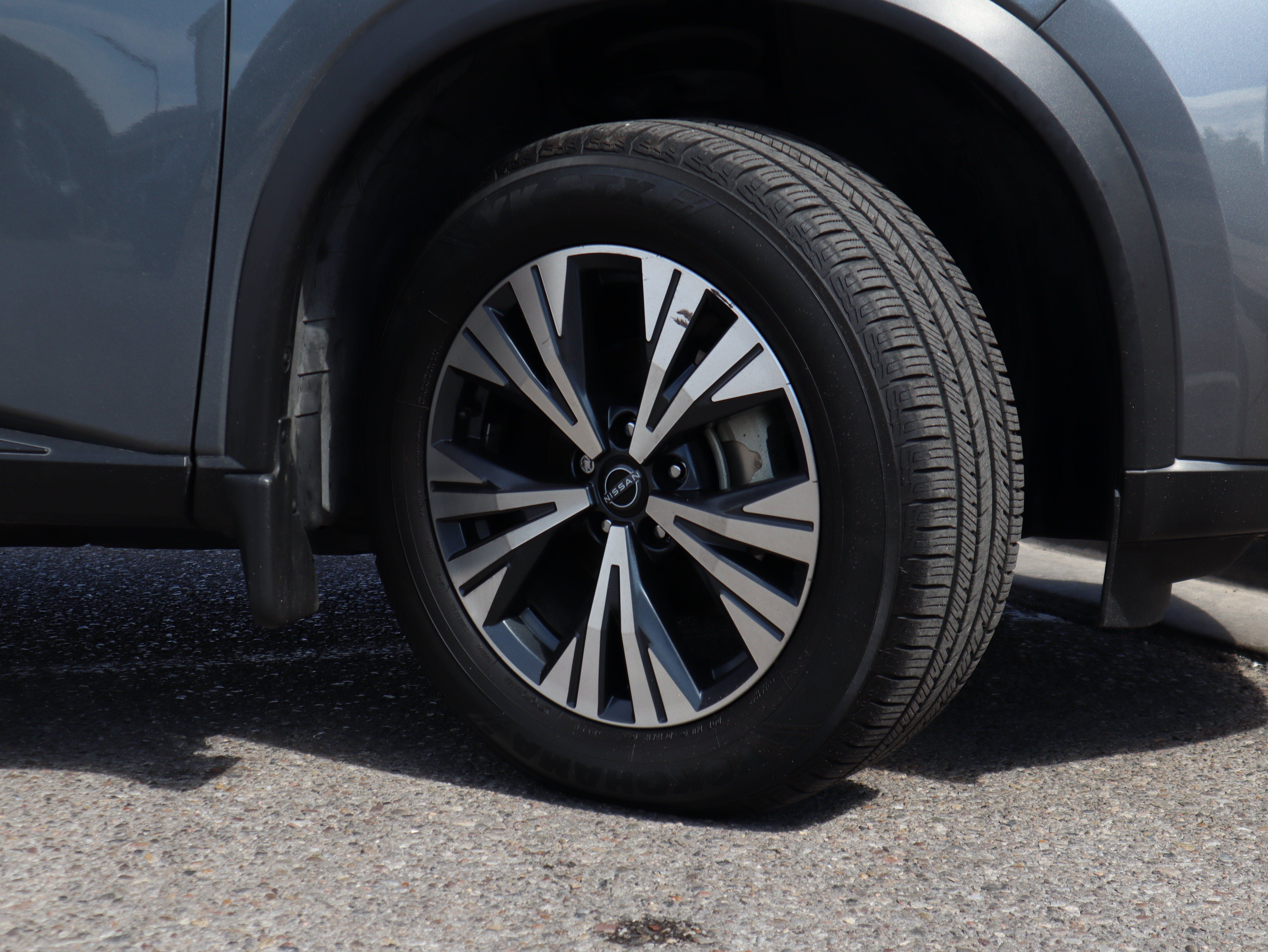 Used 2023 Nissan Rogue SV AWD/4WD image 13