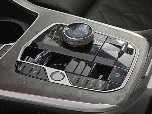 Used 2023 BMW X7 xDrive40i w/ Executive Package image 23