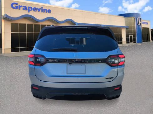 New 2026 Honda Pilot Sport image 4