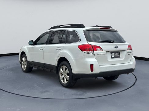 Used 2011 Subaru Outback 3.6R Limited image 5