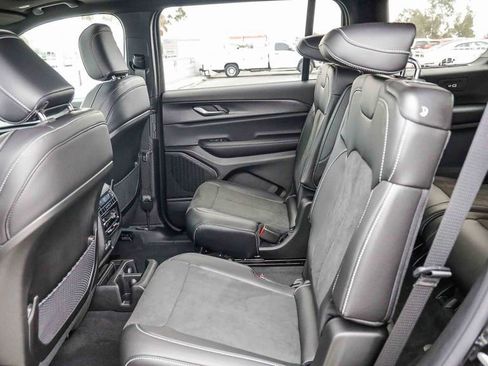 New 2025 Jeep Grand Cherokee L Altitude image 20