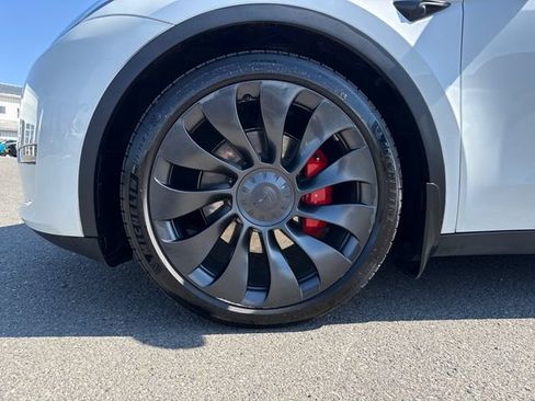 Used 2022 Tesla Model Y Performance AWD/4WD image 32