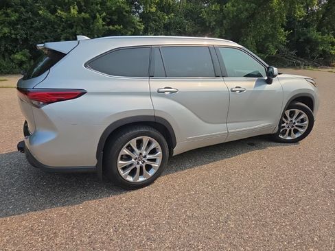 Used 2020 Toyota Highlander Limited w/ Protection Package #3 AWD/4WD image 13