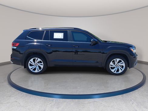 Certified 2023 Volkswagen Atlas SE w/ Panoramic Sunroof Package AWD/4WD image 4