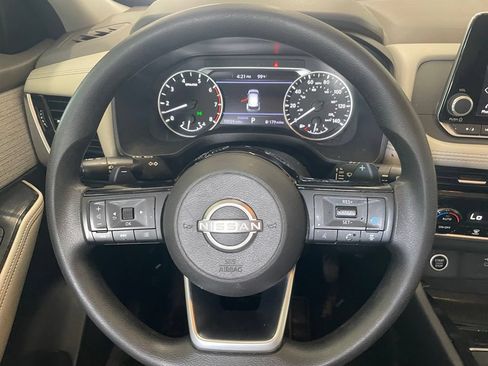 Certified 2022 Nissan Rogue SV FWD image 13