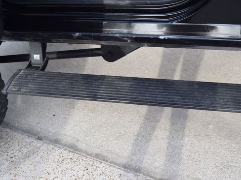 Used 2017 RAM 2500 Laramie w/ Sport Appearance Group image 7