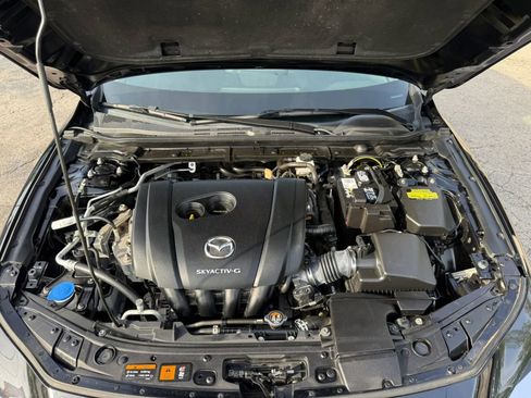 Used 2019 MAZDA MAZDA3 Sedan w/ Preferred Package FWD image 19