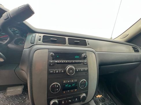 Used 2013 Chevrolet Avalanche LT w/ Suspension Package, Off-Road AWD/4WD image 21