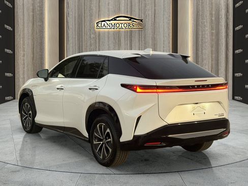 Used 2025 Lexus RZ 450e image 7