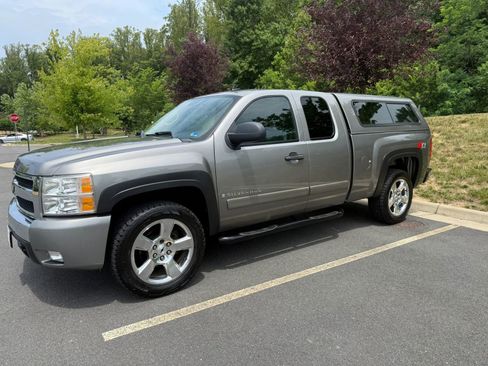 Used 2007 Chevrolet Silverado 1500 LT w/ Towing Package AWD/4WD image 40