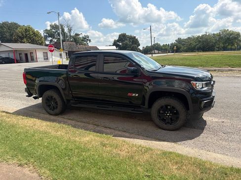 Used 2022 Chevrolet Colorado Z71 w/ Z71 Midnight Edition AWD/4WD image 8