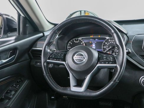 Used 2021 Nissan Altima 2.5 SR FWD image 12
