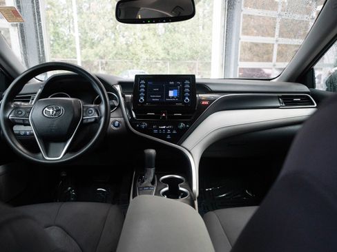 Used 2024 Toyota Camry LE w/ Convenience Package image 20