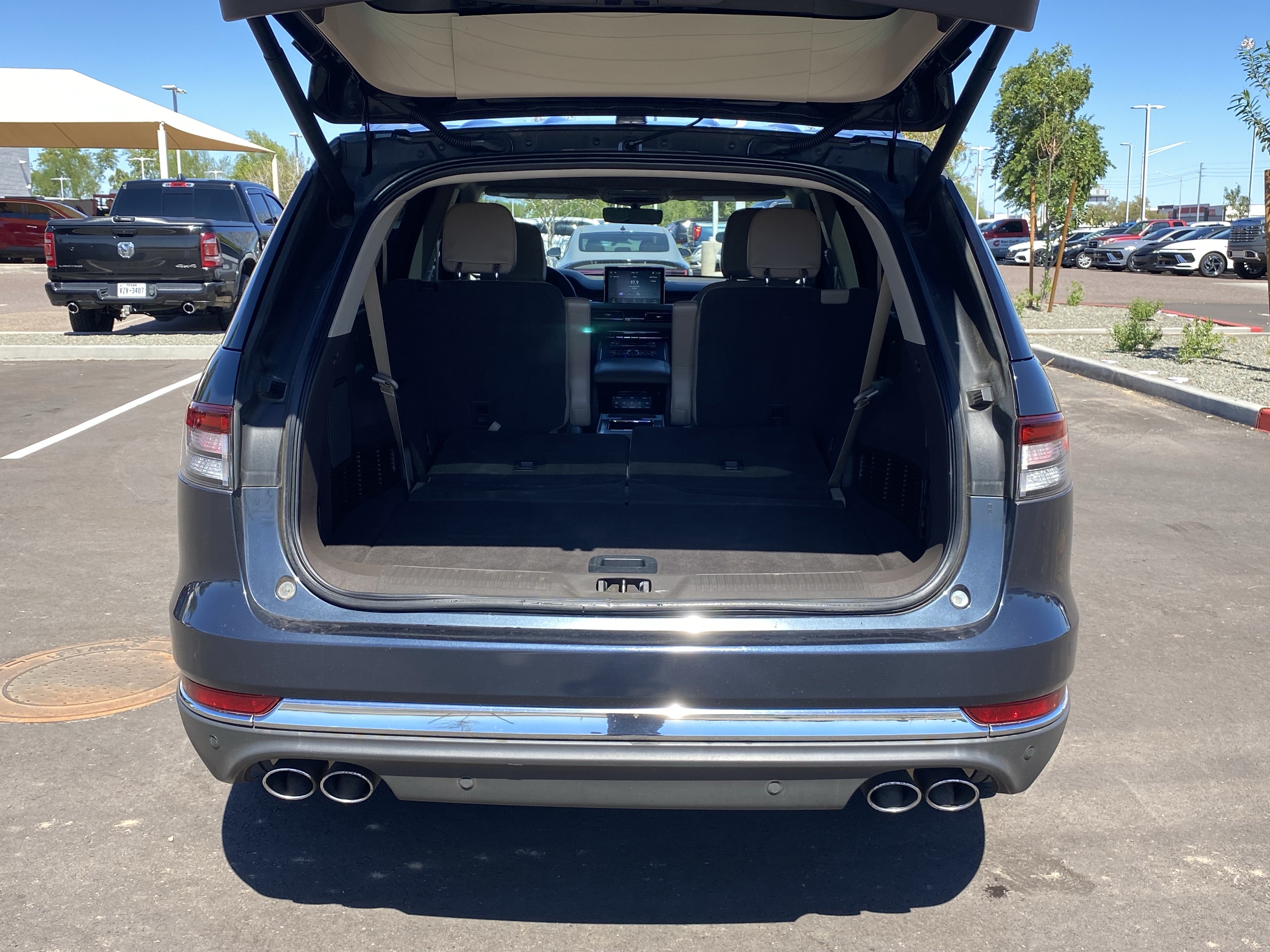 Used 2022 Lincoln Aviator Reserve w/ Equipment Group 201A RWD image 14