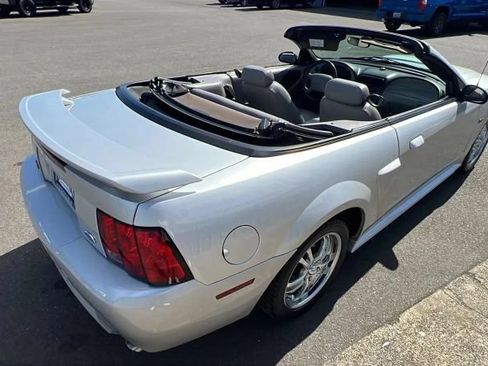 Used 2001 Ford Mustang GT RWD image 21