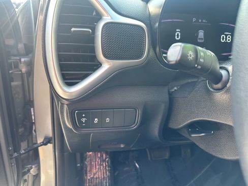 Used 2023 Kia Soul LX w/ Option Group 015 FWD image 13