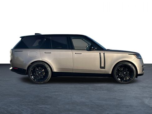 Used 2023 Land Rover Range Rover First Edition image 9