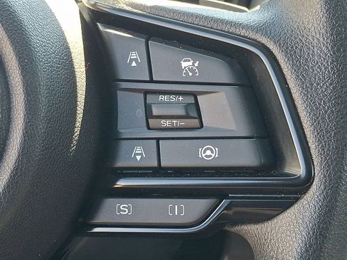 Used 2025 Subaru Crosstrek 2.0i Premium image 22