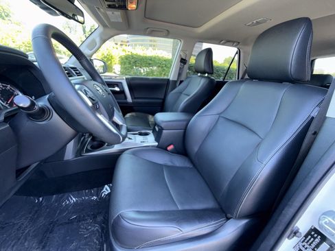 Used 2022 Toyota 4Runner Limited AWD/4WD image 13