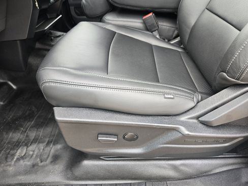 Certified 2022 Ford F150 XLT w/ Equipment Group 301A Mid image 18