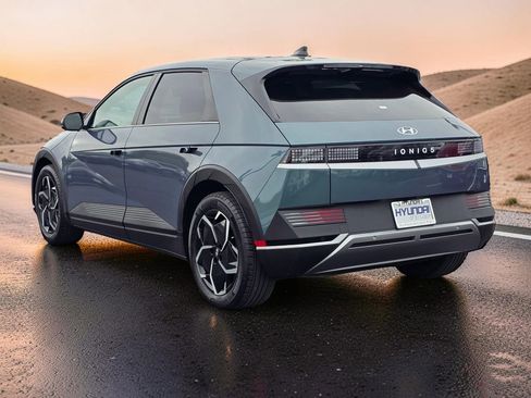 Used 2024 Hyundai Ioniq 5 SEL RWD image 7
