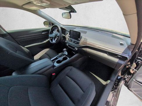 Used 2024 Nissan Altima 2.5 SV FWD image 19
