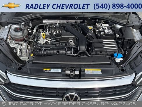 Used 2024 Volkswagen Jetta SE FWD image 9