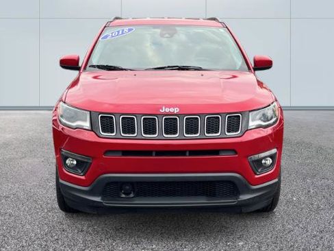Used 2018 Jeep Compass Latitude w/ Popular Equipment Group AWD/4WD image 2