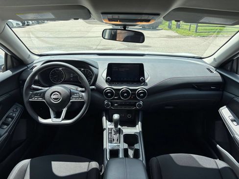 Used 2025 Nissan Sentra SV FWD image 31
