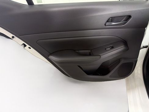 Used 2024 Nissan Altima 2.5 SV FWD image 24