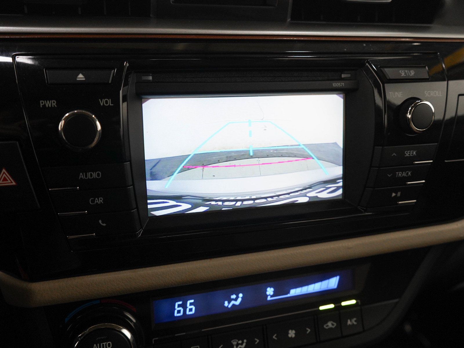 Used 2016 Toyota Corolla LE FWD image 26