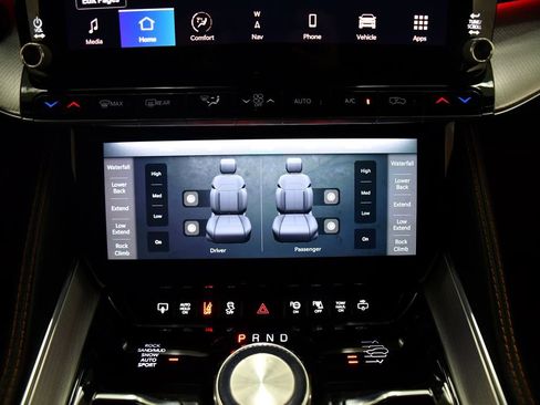 Used 2022 Jeep Grand Wagoneer Series III w/ Rear Seat Video Group 1 image 14