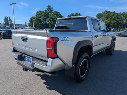 Used 2025 Toyota Tacoma TRD Off-Road AWD/4WD image 6