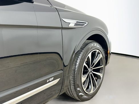 Used 2022 Bentley Bentayga AWD/4WD image 64