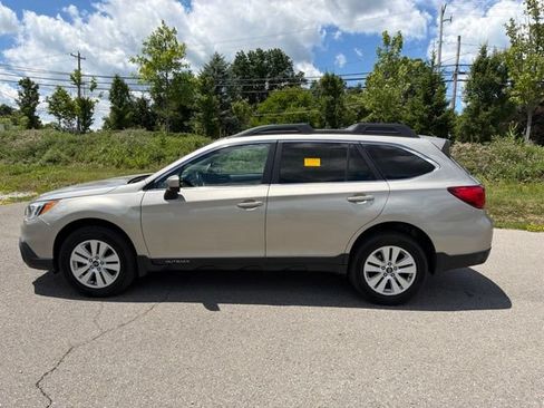 Used 2016 Subaru Outback 2.5i Premium AWD/4WD image 14