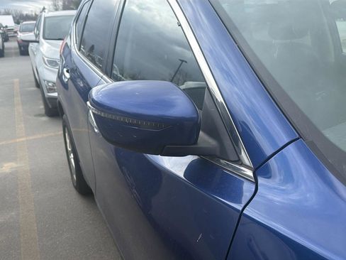 Used 2020 Nissan Rogue SV image 5