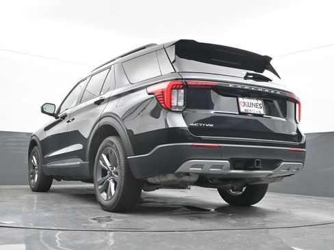 Used 2025 Ford Explorer Active w/ Active Comfort Package AWD/4WD image 48