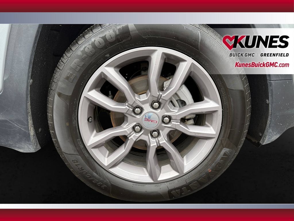 Used 2024 GMC Terrain SLT AWD/4WD image 13